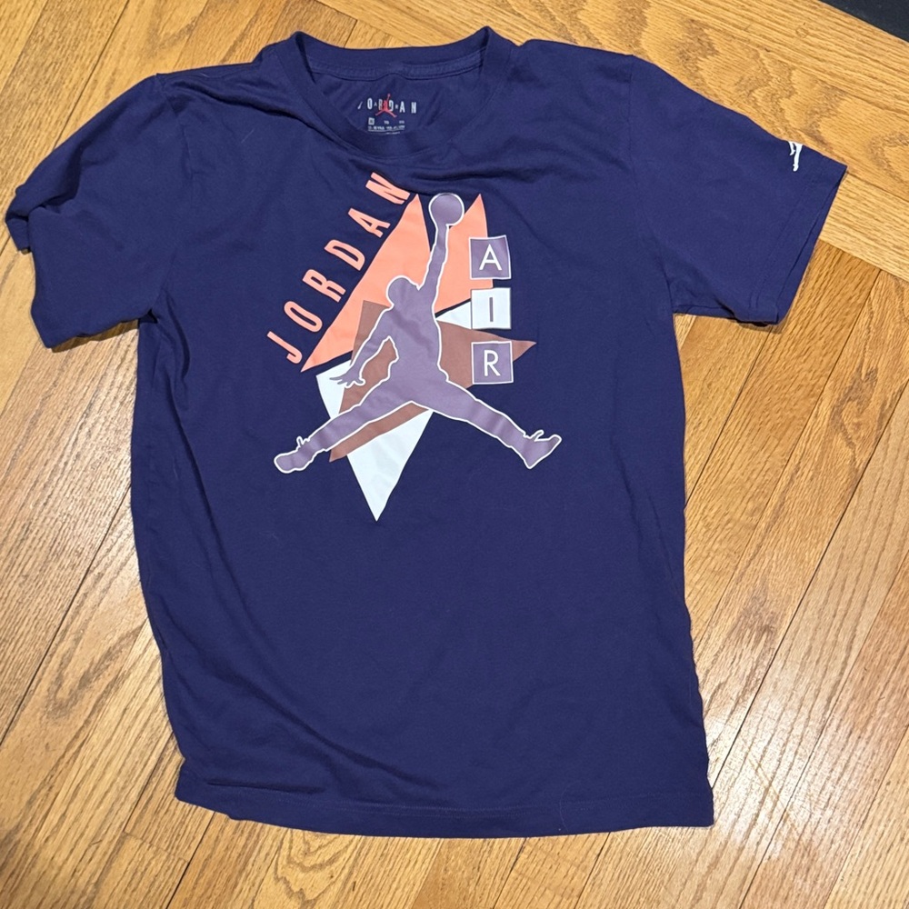 Air Jordan boy's XL Navy/purple and Orange Graphic Tee good condition